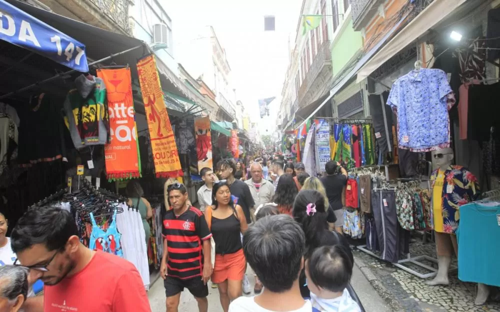 Nova regra para trabalho no comércio aos domingos vai entrar em vigor em julho.