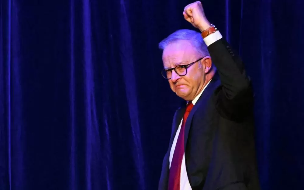 Primeiro-ministro australiano promete governo 'disciplinado' após vitória eleitoral.