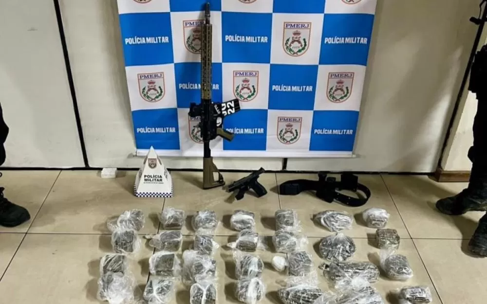 Chefe do tráfico morre em confronto com PMs em Niterói.