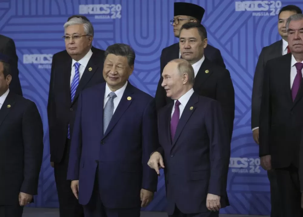 Xi Jinping confirma ida a celebração dos 80 anos da vitória soviética na 2ª guerra.