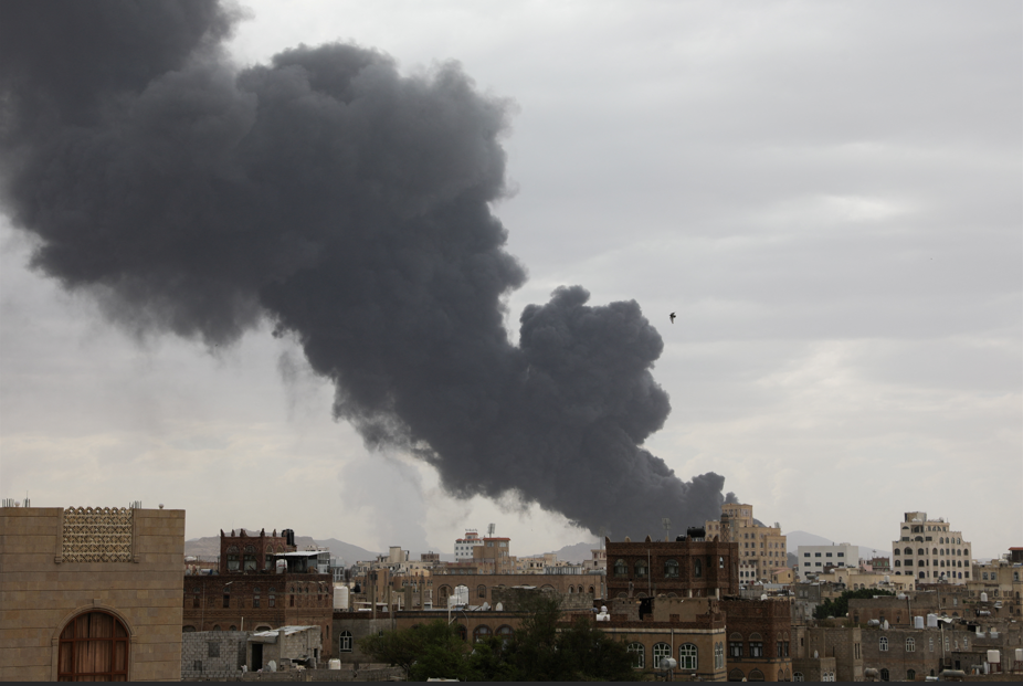 Israel ataca capital do Iêmen, diz TV dirigida por grupo Houthi.