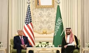 Trump rebate críticas e afirma que seria estúpido recusar o avião do Catar