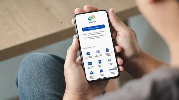 INSS começa a notificar aposentados que tiveram desconto suspeito; saiba o que fazer.