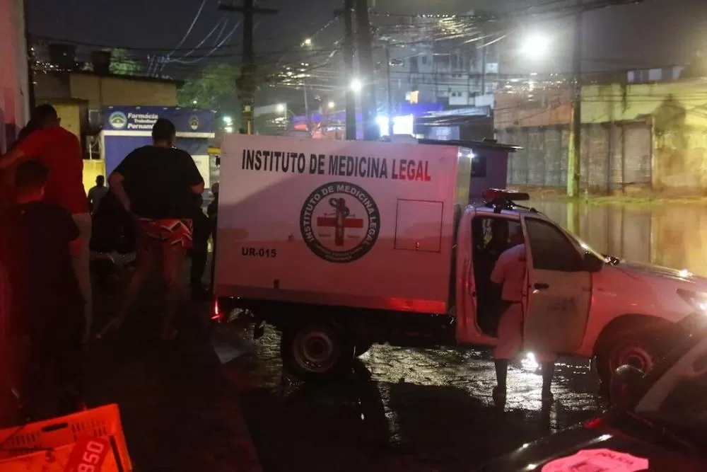 Pelo menos duas pessoas morrem eletrocutadas no bairro da Imbiribeira.