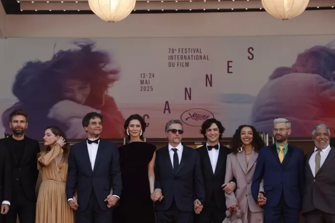 O Agente Secreto’, filme de Kleber Mendonça Filho, é aplaudido por 10 minutos em Cannes.