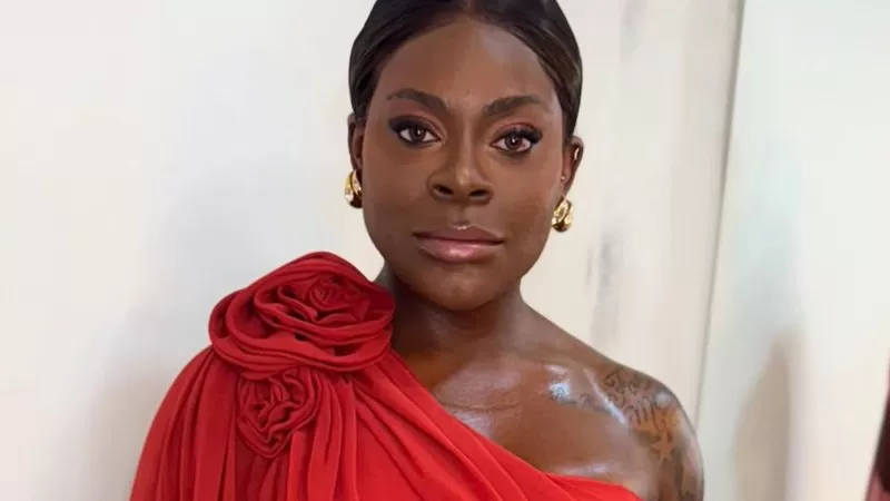 Vem aí? Jojo Todynho luta por buquê em casamento e faz anúncio: “Vai chegar”.