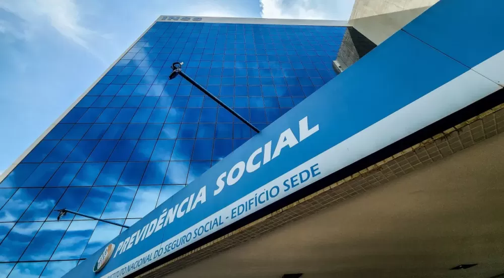 INSS: projeto na Câmara e pressão por CPMI marcam semana no Congresso.