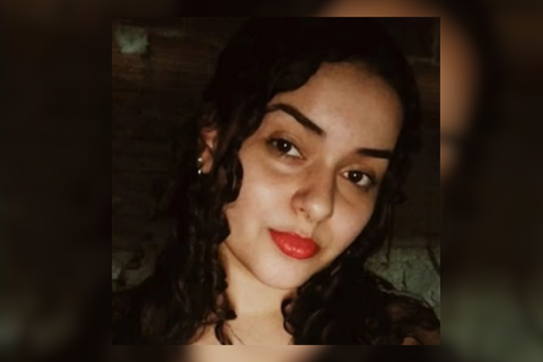 Tragédia em Ouricuri: jovem de 19 anos morre ao tentar proteger a mãe de ataque armado do pai.