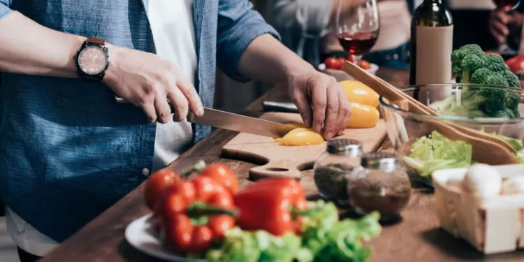 O ingrediente mais comum da cozinha pode estar te adoecendo.