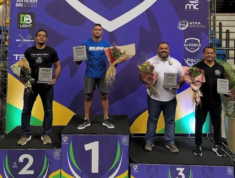 Jiu-Jitsu: Nova União conquista título por equipes adulto da Etapa Mestre Derval Rego, no Recife.