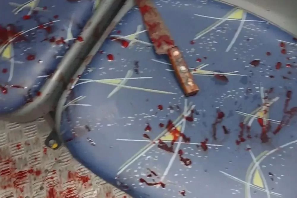 Passageiro é esfaqueado na cabeça em tentativa de assalto a ônibus em Boa Viagem.