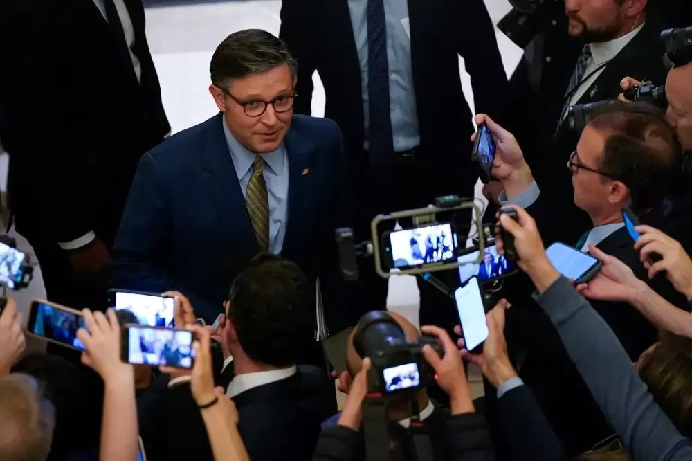 Milei chama sonegadores de impostos de “heróis” na Argentina.