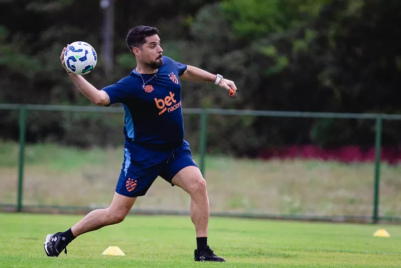 Sem margem para erro, Sport tenta primeira vitória na Série A diante do Internacional.