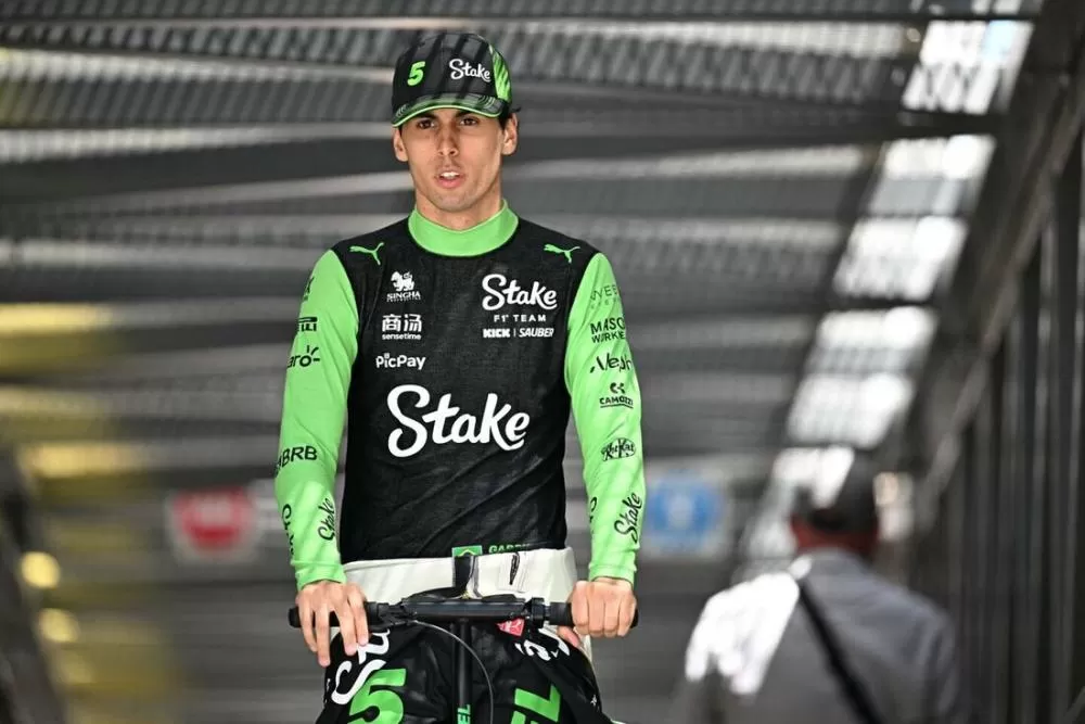 Bortoleto lamenta queda precoce na classificação em Mônaco: 'Doloroso perder por 20 milésimos'.