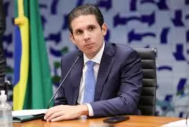 O crime se organizou, infelizmente o Estado não”, diz Hugo Motta em seminário.