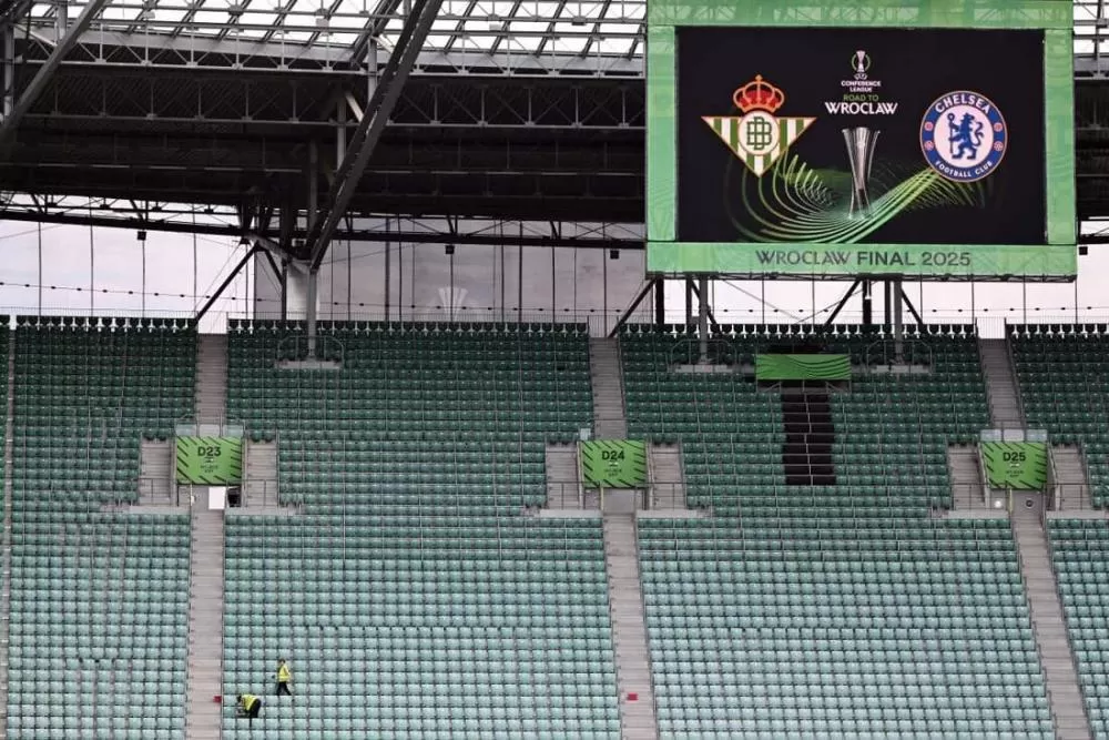 Betis x Chelsea: saiba onde assistir e confira prováveis escalações da final da Conference League.
