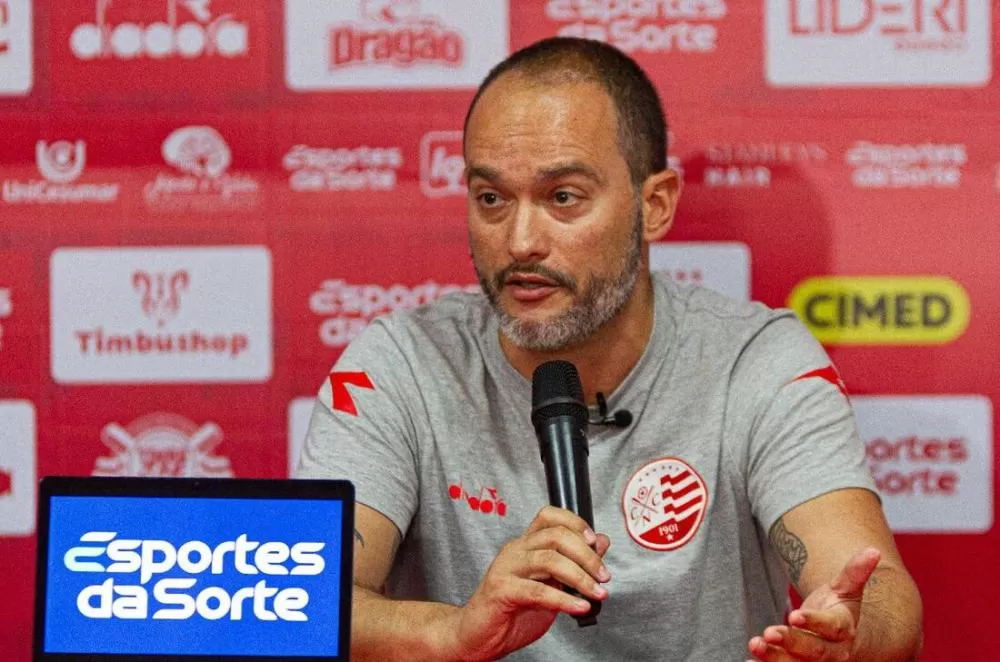 Além de zagueiro, Náutico busca pelo menos mais um reforço para a Série C.