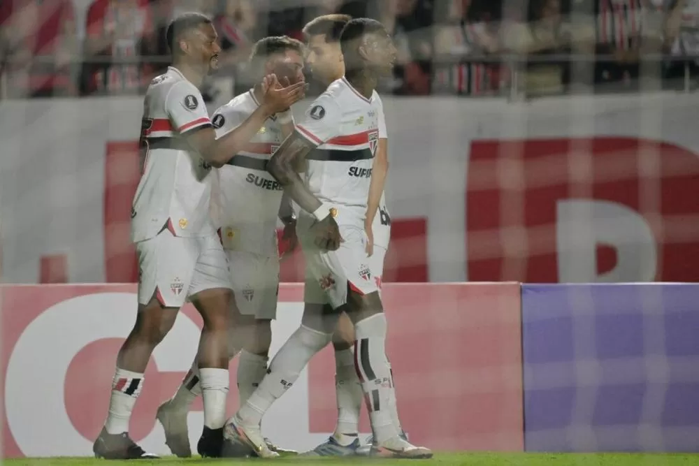 São Paulo supera Talleres e fica entre melhores campanhas da Libertadores; veja os gols.