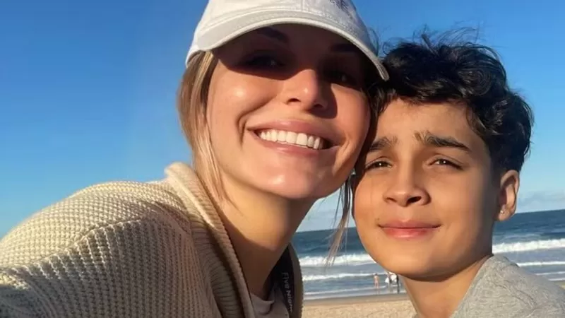 Atriz choca a web com desejo de congelar corpo do filho de 13 anos; saiba motivo.