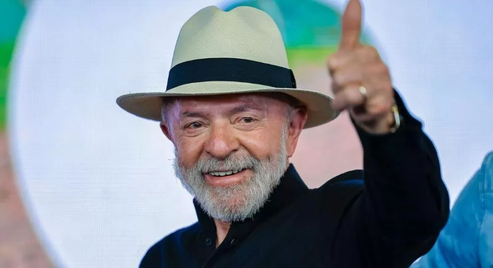 Em Pernambuco, Lula lança chamada inédita de R$ 10 bilhões para impulsionar indústria do Nordeste.