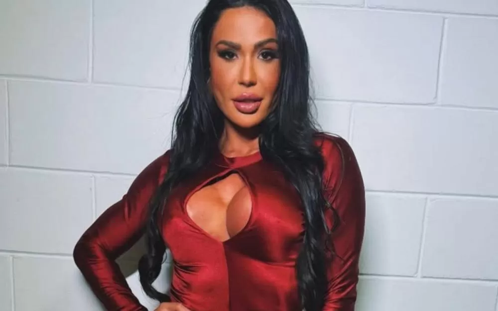 Após polêmicas, Gracyanne Barbosa entra para igreja evangélica.