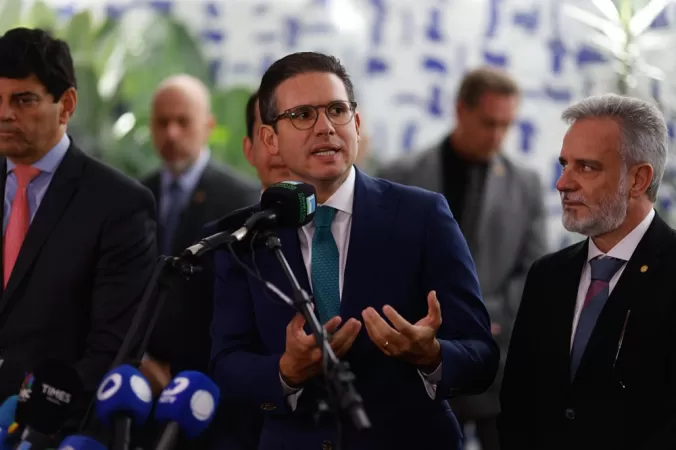 Presidente da Câmara cobra suspensão imediata de aumento do IOF sobre risco sacado.