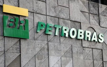 Petrobras reduz preço da querosene de aviação em R$ 0,28/litro a partir de domingo