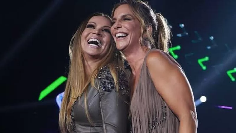 Ivete Sangalo invade show de Solange Almeida no São João de Caruaru