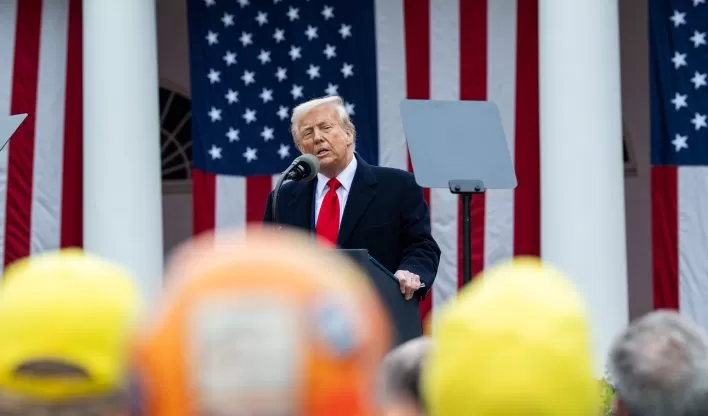 Grupo de pequenas empresas pede que tarifas de Trump sejam suspensas durante apelação.