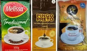 Anvisa determina recolhimento de três marcas de ‘café fake’ por uso de substâncias impróprias para consumo.