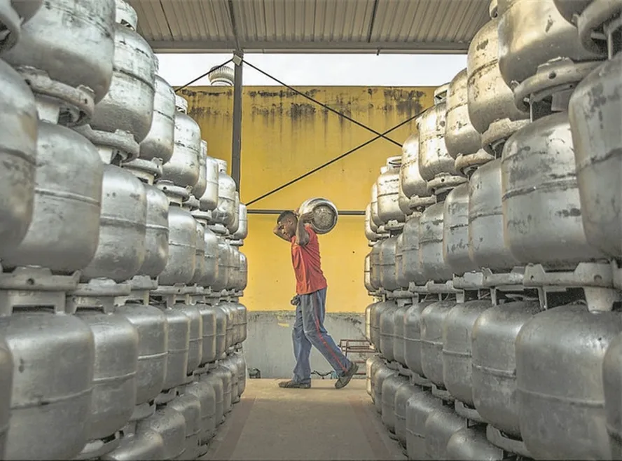 ‘Gás para Todos’: o que se sabe sobre o programa que promete botijão gratuito para 22 milhões de famílias.