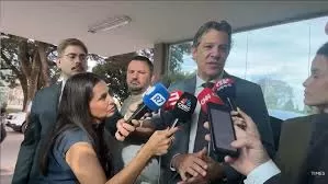 Haddad sobre o IOF: “A meta é evitar medidas isoladas e buscar um consenso amplo no Congresso”.