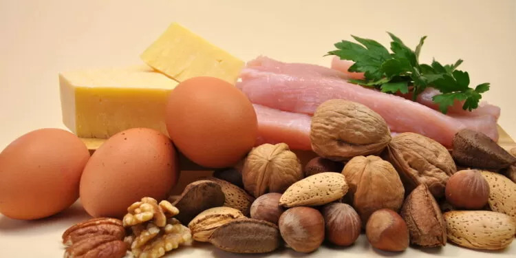 Você consome proteína suficiente? Saiba o quanto seu corpo precisa.