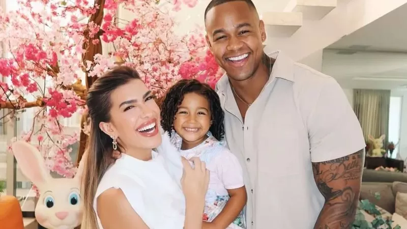 Filha de Lore Improta e Léo Santana ganha aval da Justiça para estrelar campanha publicitária.