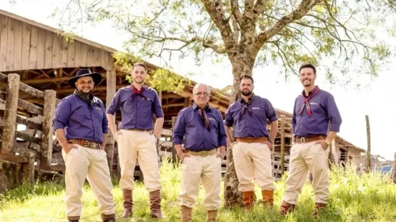 Cantor morre após infarto fulminante durante show no Rio Grande do Sul; saiba detalhes.