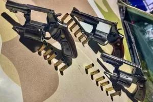 Trio de assaltantes morre em confronto com a polícia no Agreste de PE.