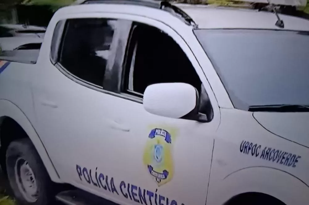 Viatura da Polícia Científica é furtada dentro do DHPP, no Cordeiro.