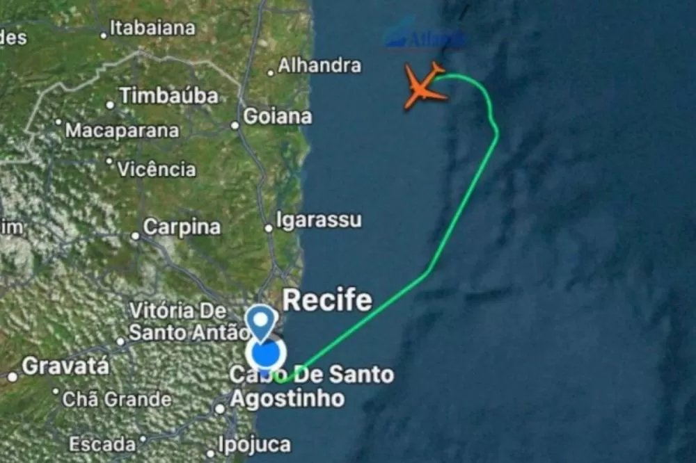 Voo inaugural da Azul entre Recife e Madri enfrenta problemas e avião volta para aeroporto.