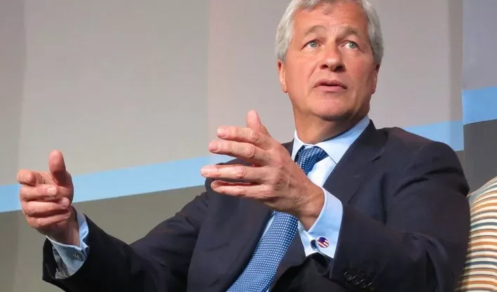 Jamie Dimon, do JPMorgan, alerta que a economia dos EUA pode se deteriorar em breve.