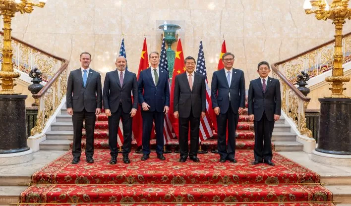 China vê avanço e relação estável com EUA, mas diz que ‘não há vencedores em guerra comercial’.