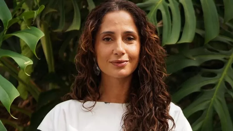 Camila Pitanga surpreende internautas com resposta sobre procedimentos estéticos.