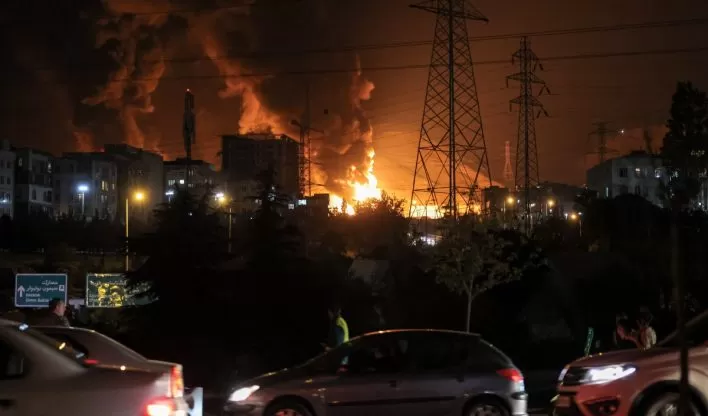 Ministério do Petróleo do Irã diz que ataques israelenses atingem refinaria em Teerã.