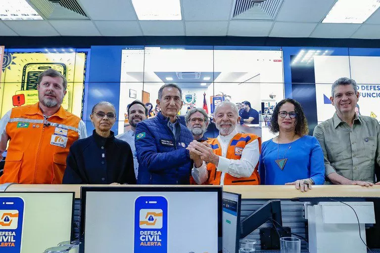 Lula aciona o sistema Defesa Civil Alerta em 36 municípios do Nordeste.