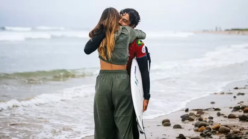 Yago Dora vence Kanoa Igarashi na final e é campeão da etapa de Trestles na WSL.
