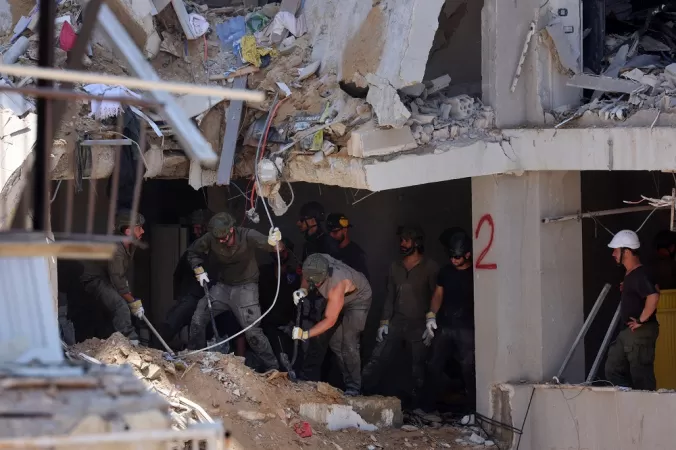 Conflito Israel x Irã chega ao quarto dia neste domingo (15).