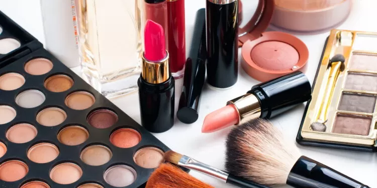 Marca gigante de cosméticos fecha loja inesperadamente e acende alerta no mercado.