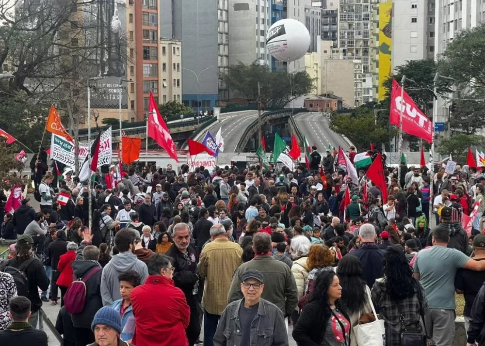 Ato em SP aumenta pressão para Lula romper relações com Israel.