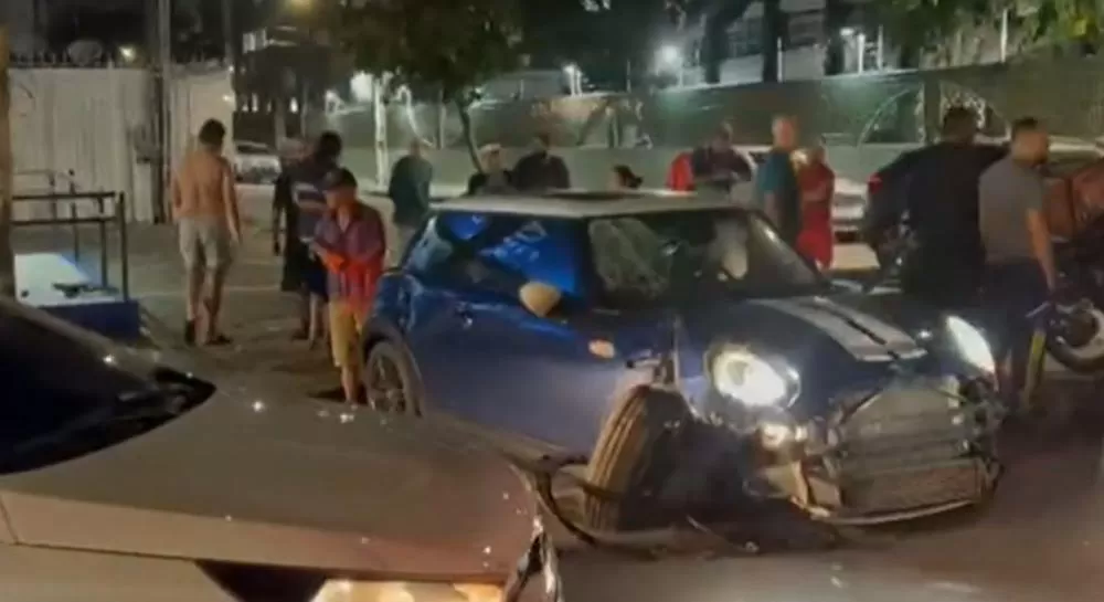 Recife: colisão em Boa Viagem deixa entregador com bicicleta ferido; motorista é preso.
