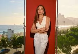 Anitta se afasta dos palcos e revela sério diagnóstico.