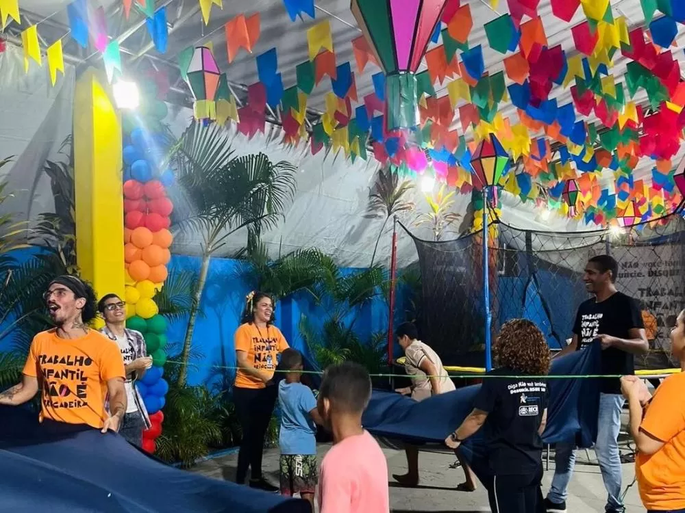 Recife cria espaço de acolhimento para crianças e adolescentes durante os festejos juninos.